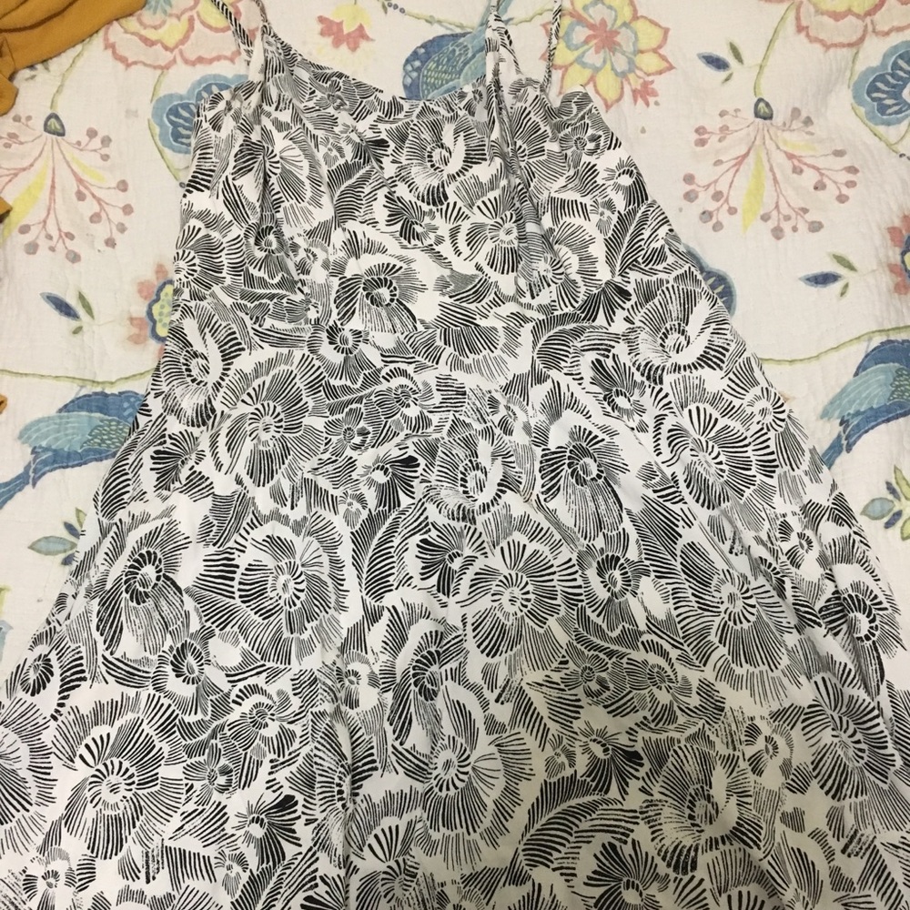 Old Navy black and white dress